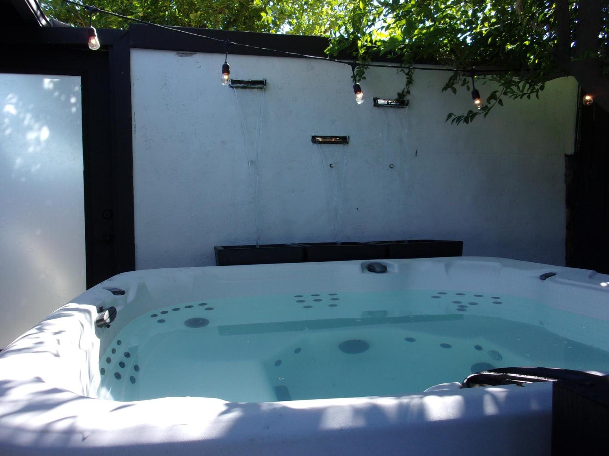 Updated Dwntwn 2Bd Twnhse W/Hot Tub& Private Patio Палм Спринг Екстериор снимка